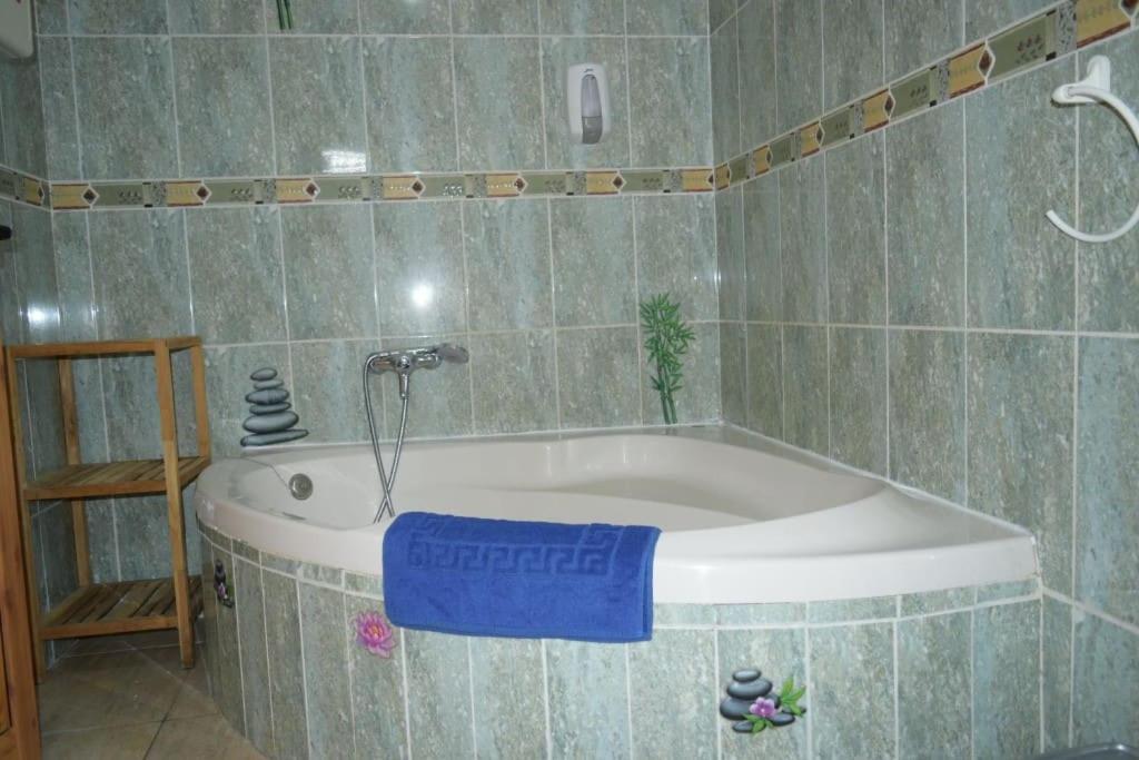Casita Montana Clara Apartment Punta Mujeres Ngoại thất bức ảnh